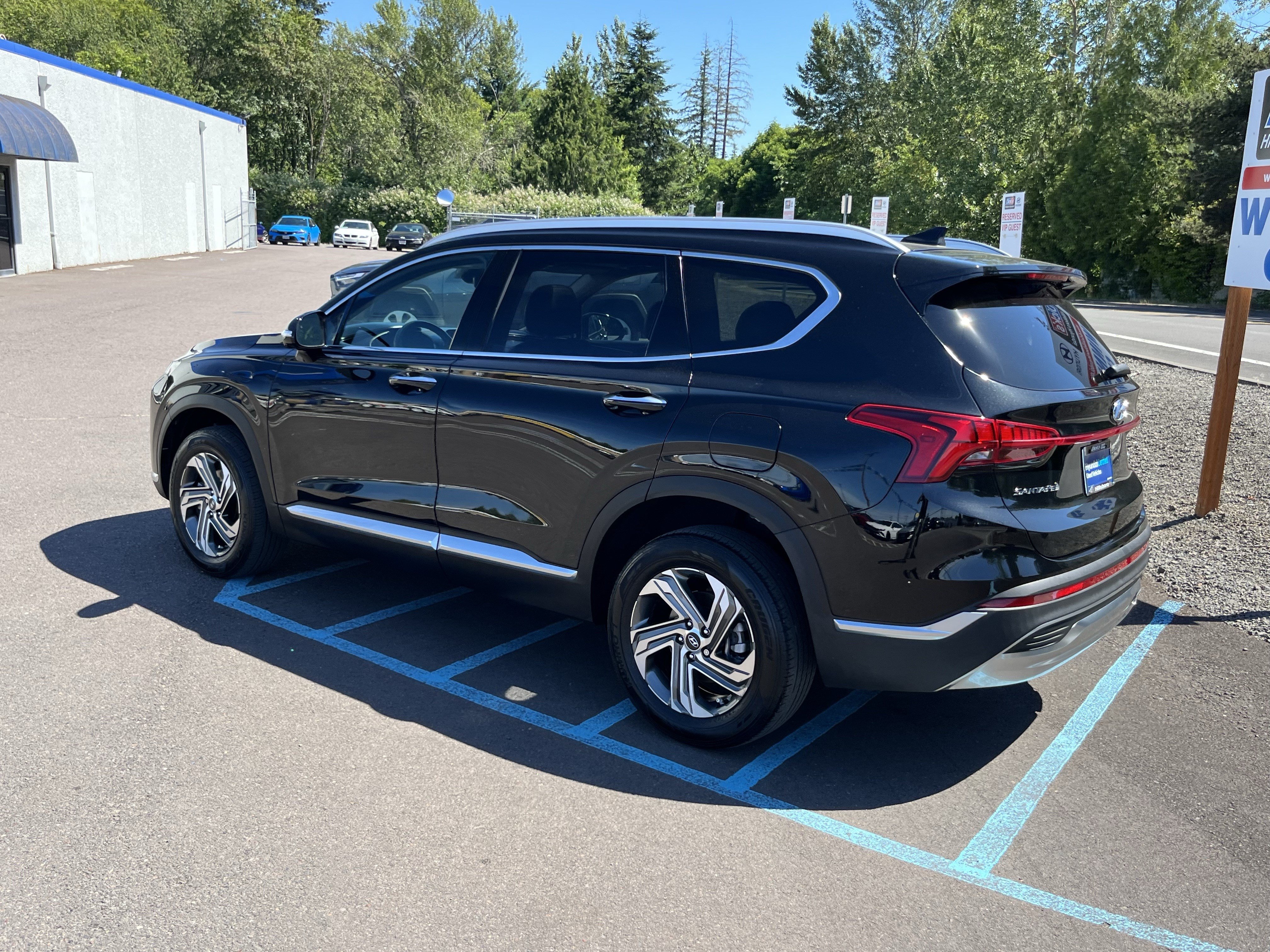 Certified 2023 Hyundai Santa Fe SEL w/ Premium Package AWD/4WD image 3
