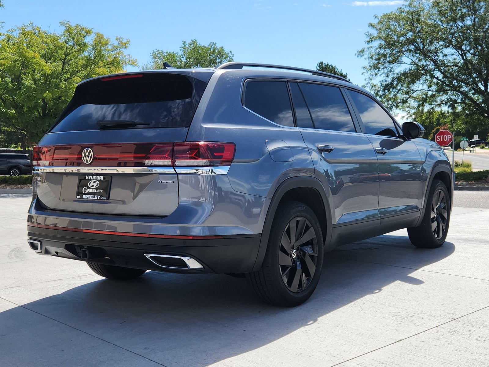 Used 2024 Volkswagen Atlas SE AWD/4WD image 5
