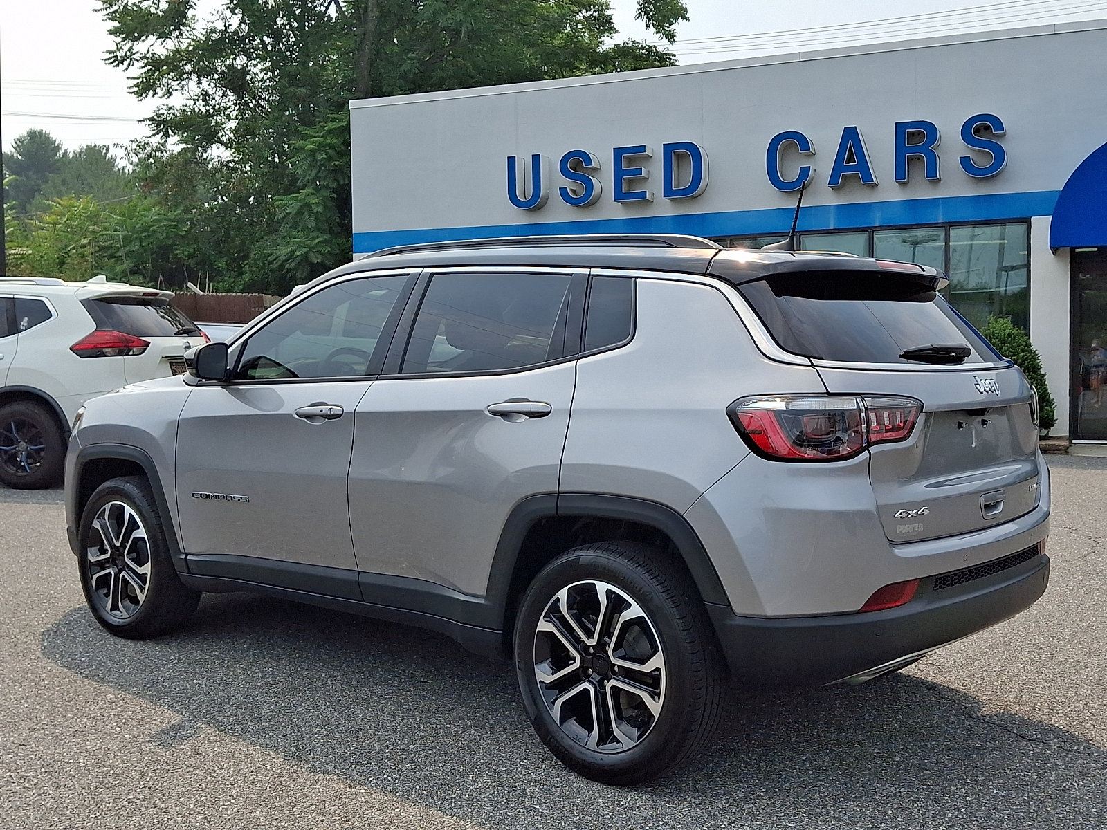 Used 2023 Jeep Compass Limited AWD/4WD image 4