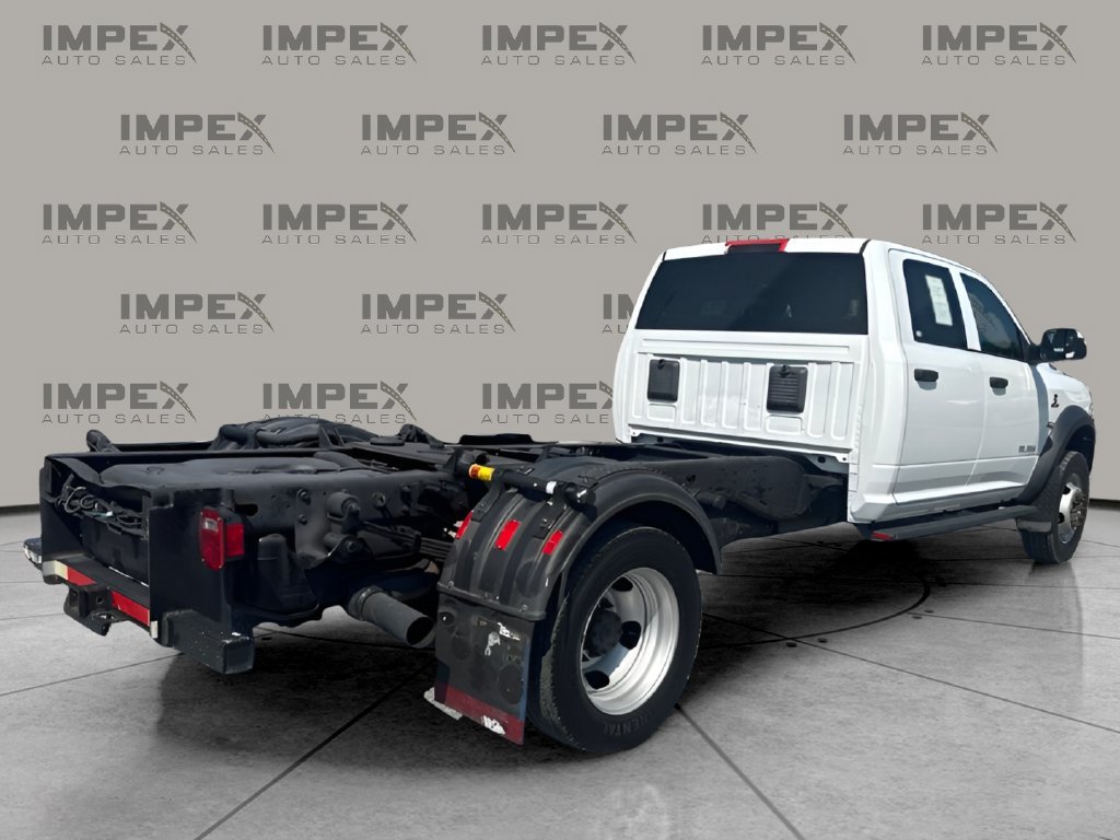 Used 2019 RAM 4500 Tradesman w/ Chrome Appearance Group RWD image 2