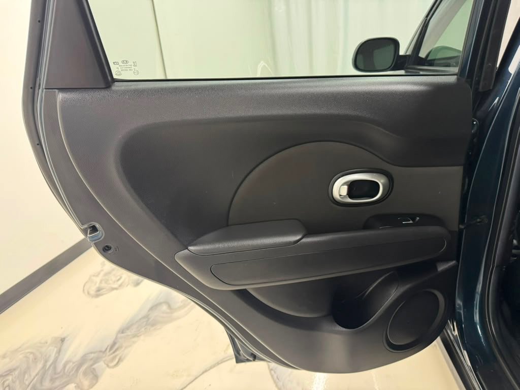 Used 2017 Kia Soul + FWD image 18