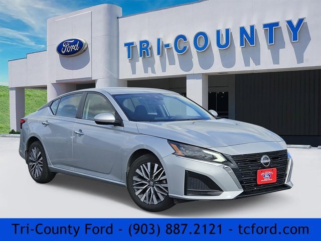 Used 2023 Nissan Altima 2.5 SV