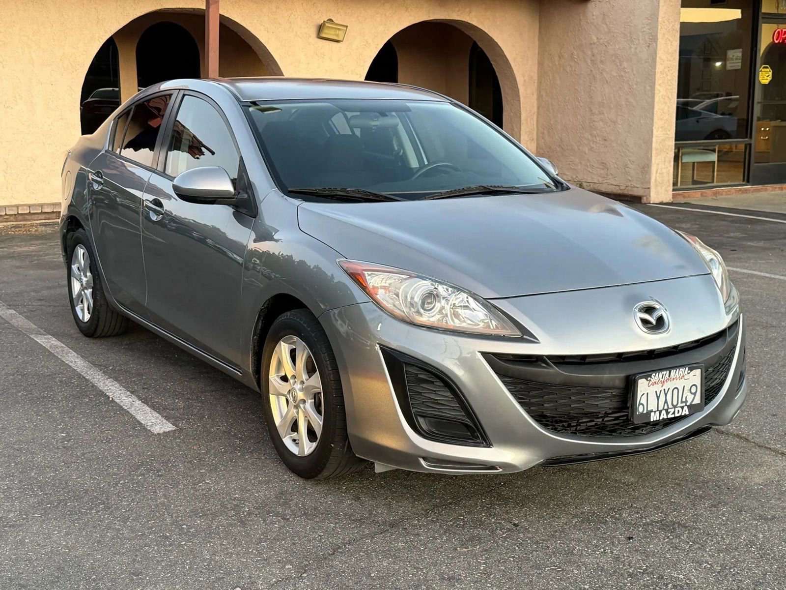 Used 2010 MAZDA MAZDA3 i Touring image 3