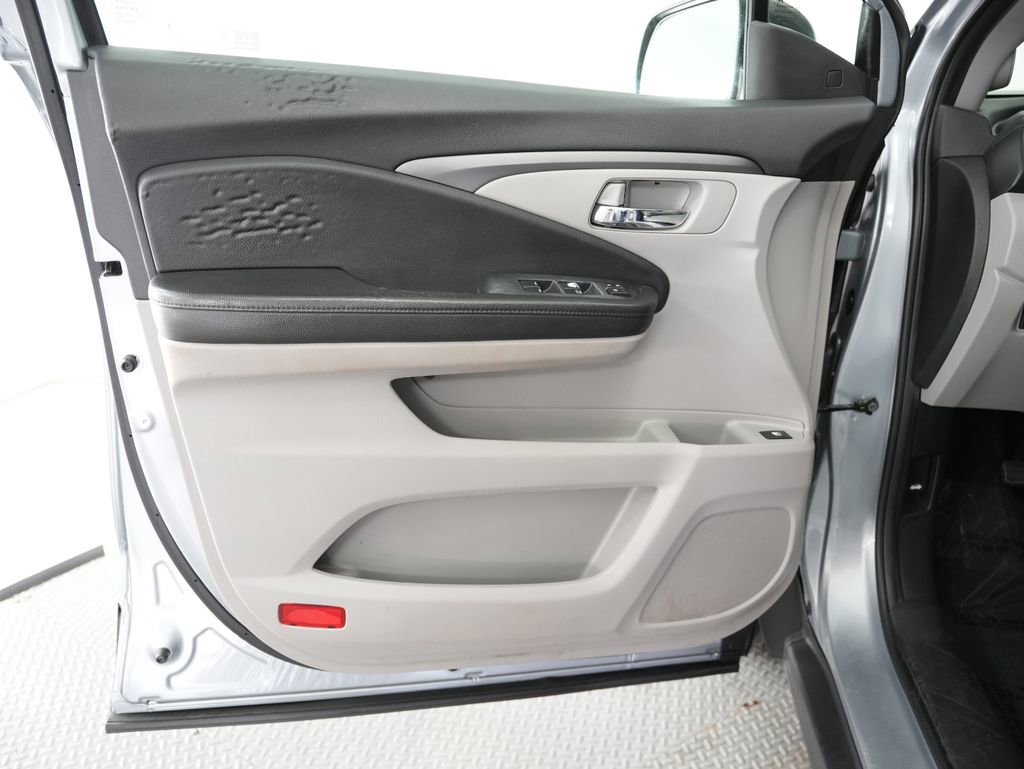 Used 2020 Honda Pilot EX image 41