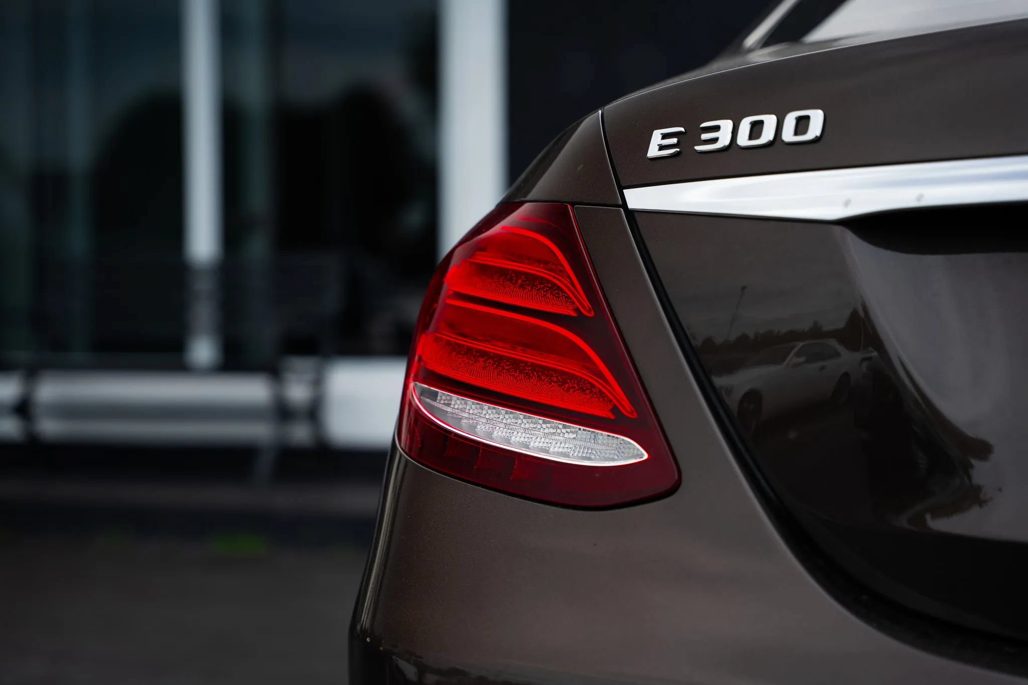 Used 2017 Mercedes-Benz E 300 4MATIC image 23