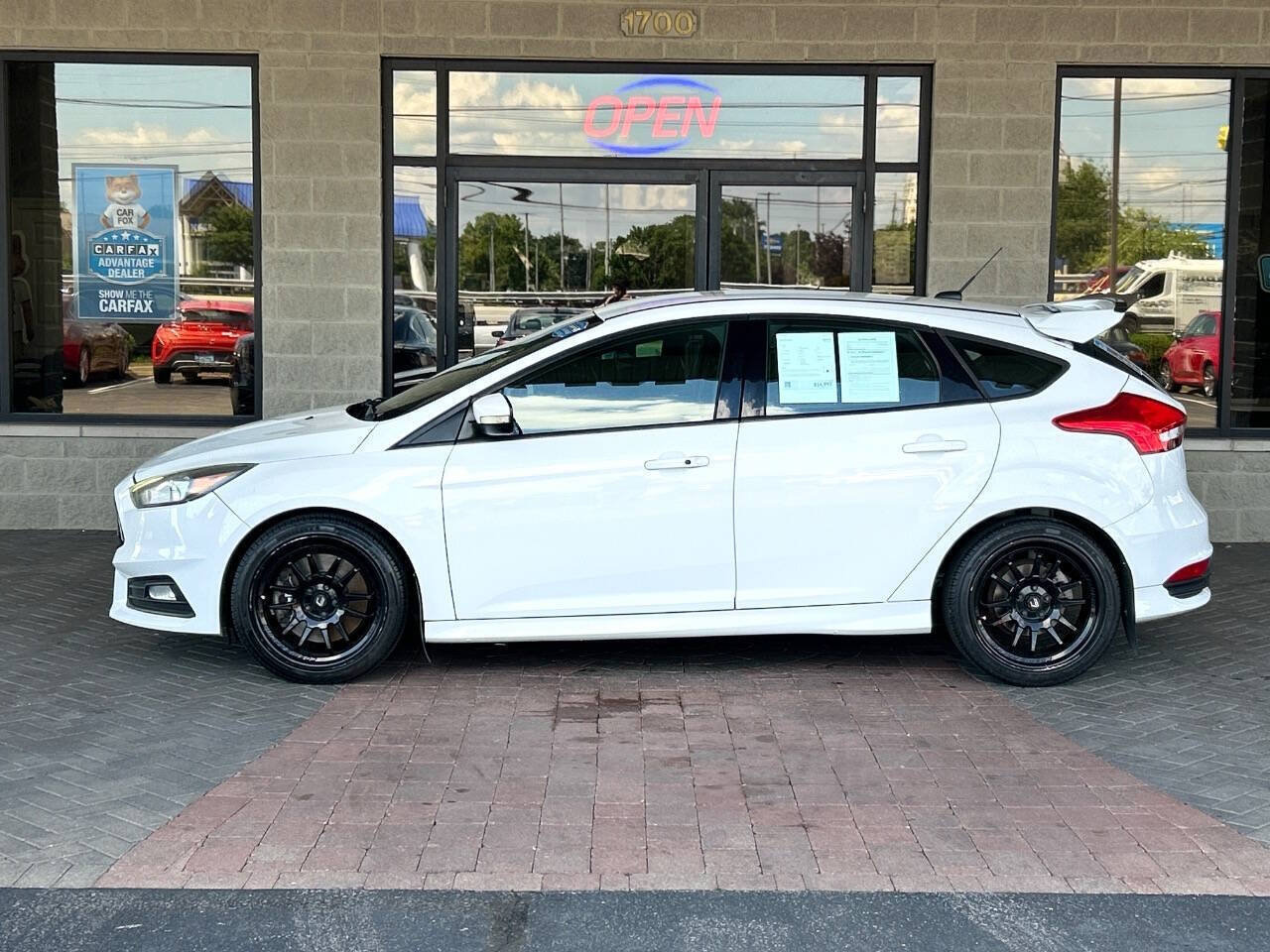 Used 2017 Ford Focus ST FWD image 93