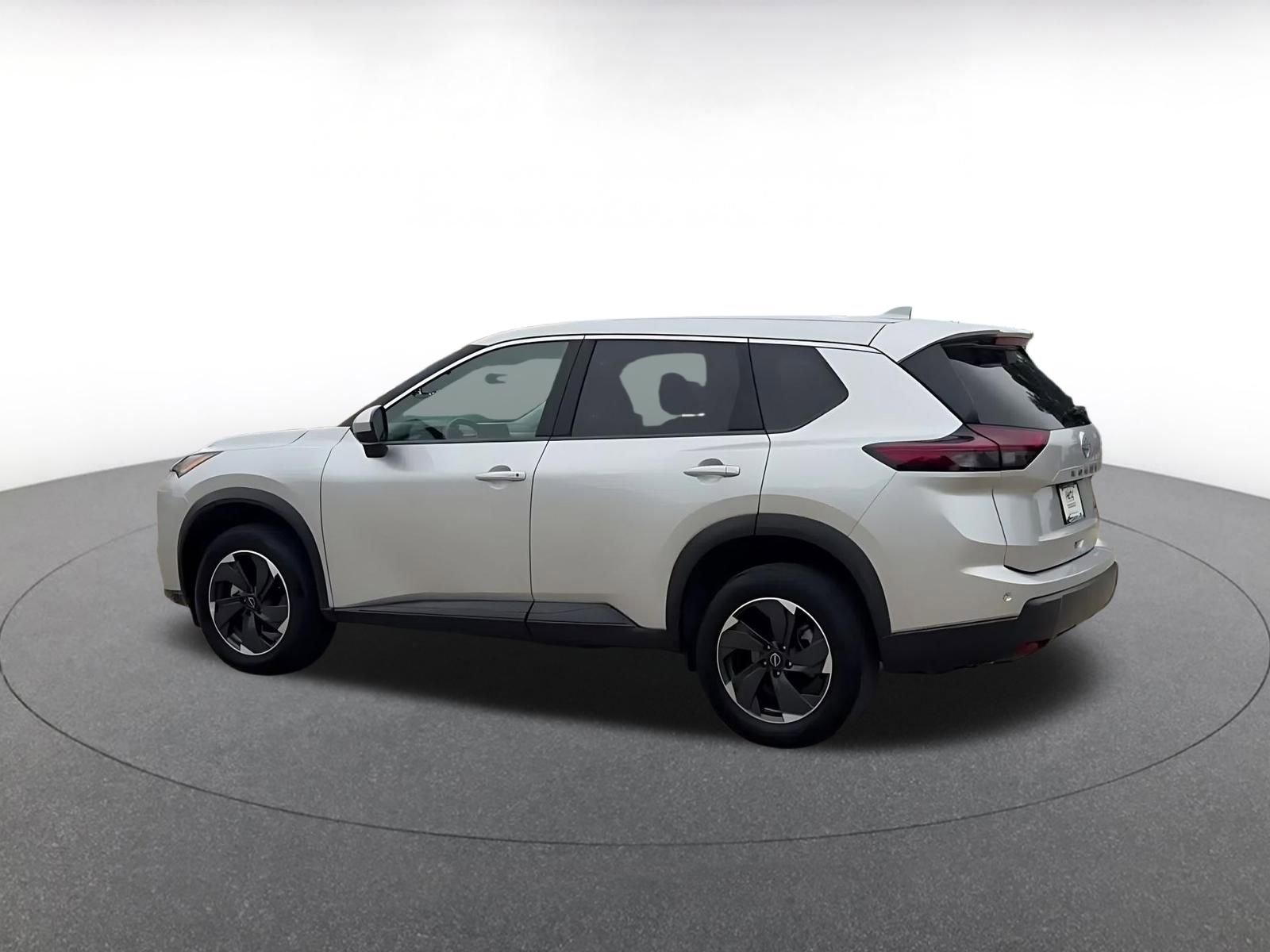 Used 2025 Nissan Rogue SV AWD/4WD image 10