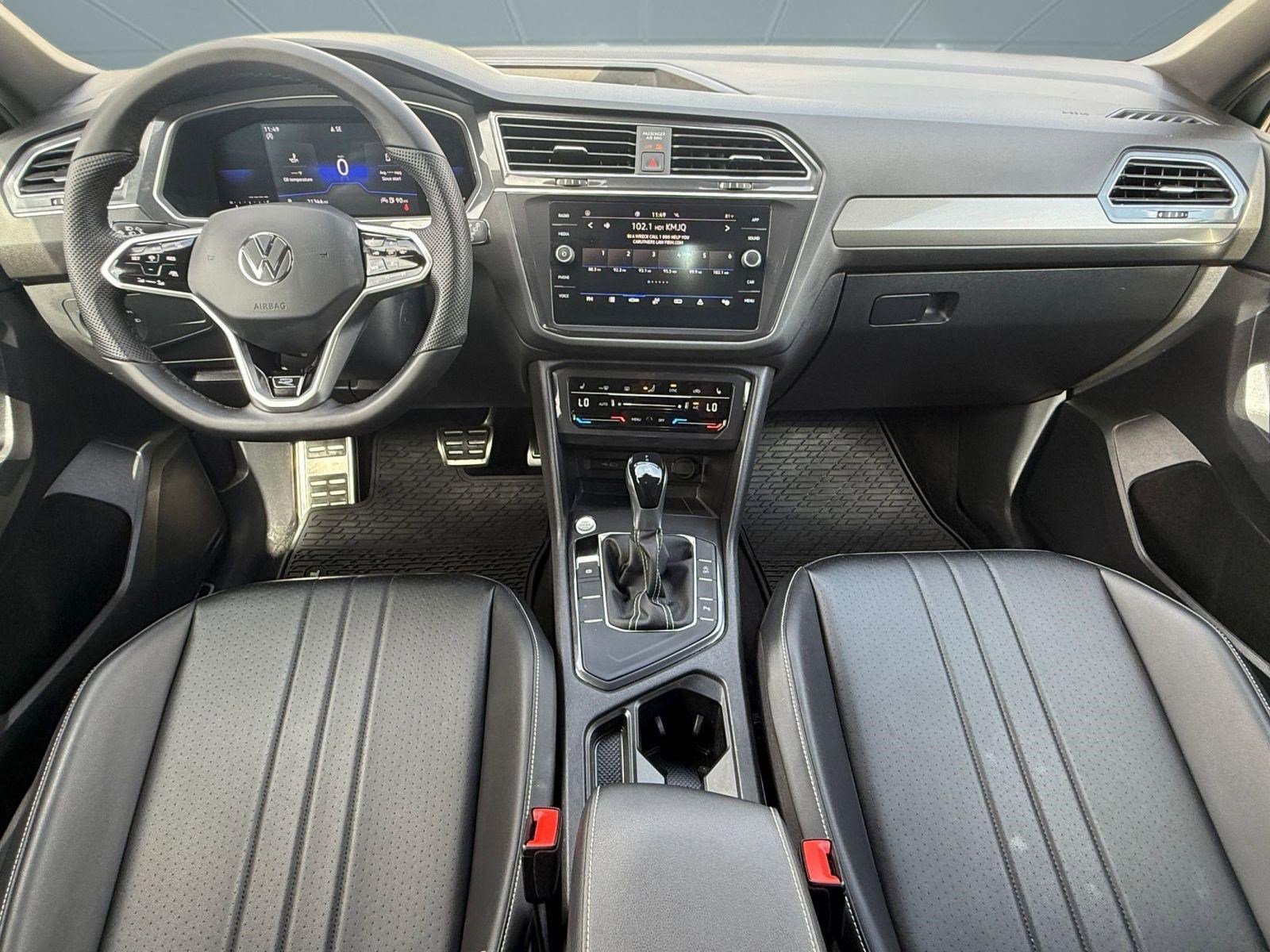 Certified 2022 Volkswagen Tiguan SE R-Line image 14