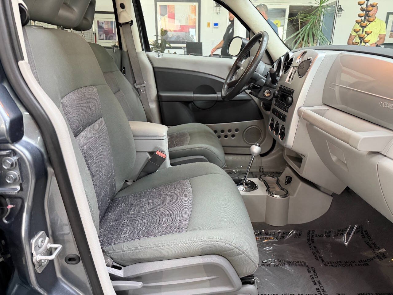 Used 2010 Chrysler PT Cruiser FWD image 17