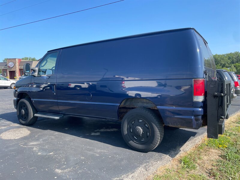 Used 2008 Ford E-350 and Econoline 350 Super Duty RWD image 3