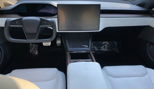 Used 2022 Tesla Model S image 16