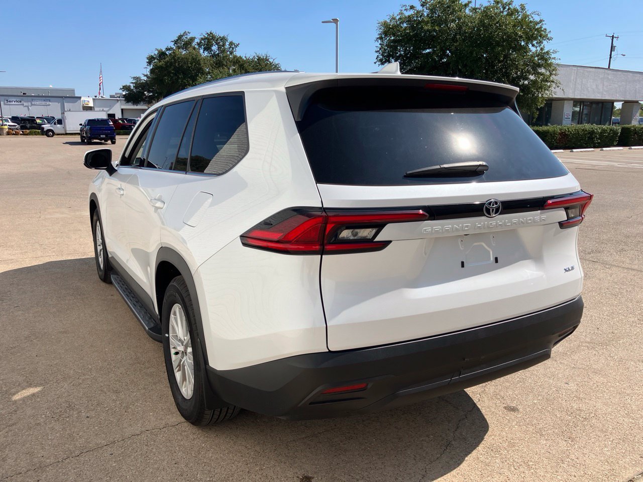 Used 2025 Toyota Grand Highlander FWD image 5