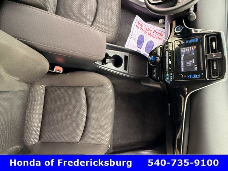 Used 2019 Toyota Prius LE w/ Carpet Mat Package image 30