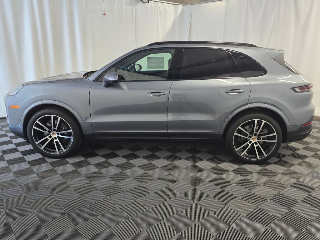New 2026 Porsche Cayenne AWD/4WD image 2