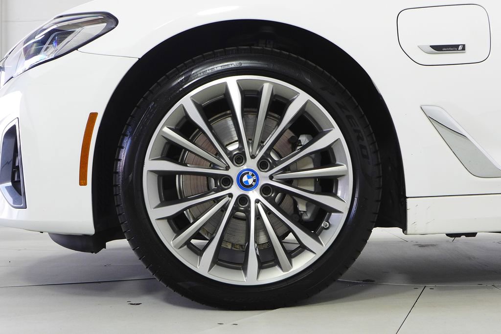 Certified 2022 BMW 530e w/ Convenience Package image 5