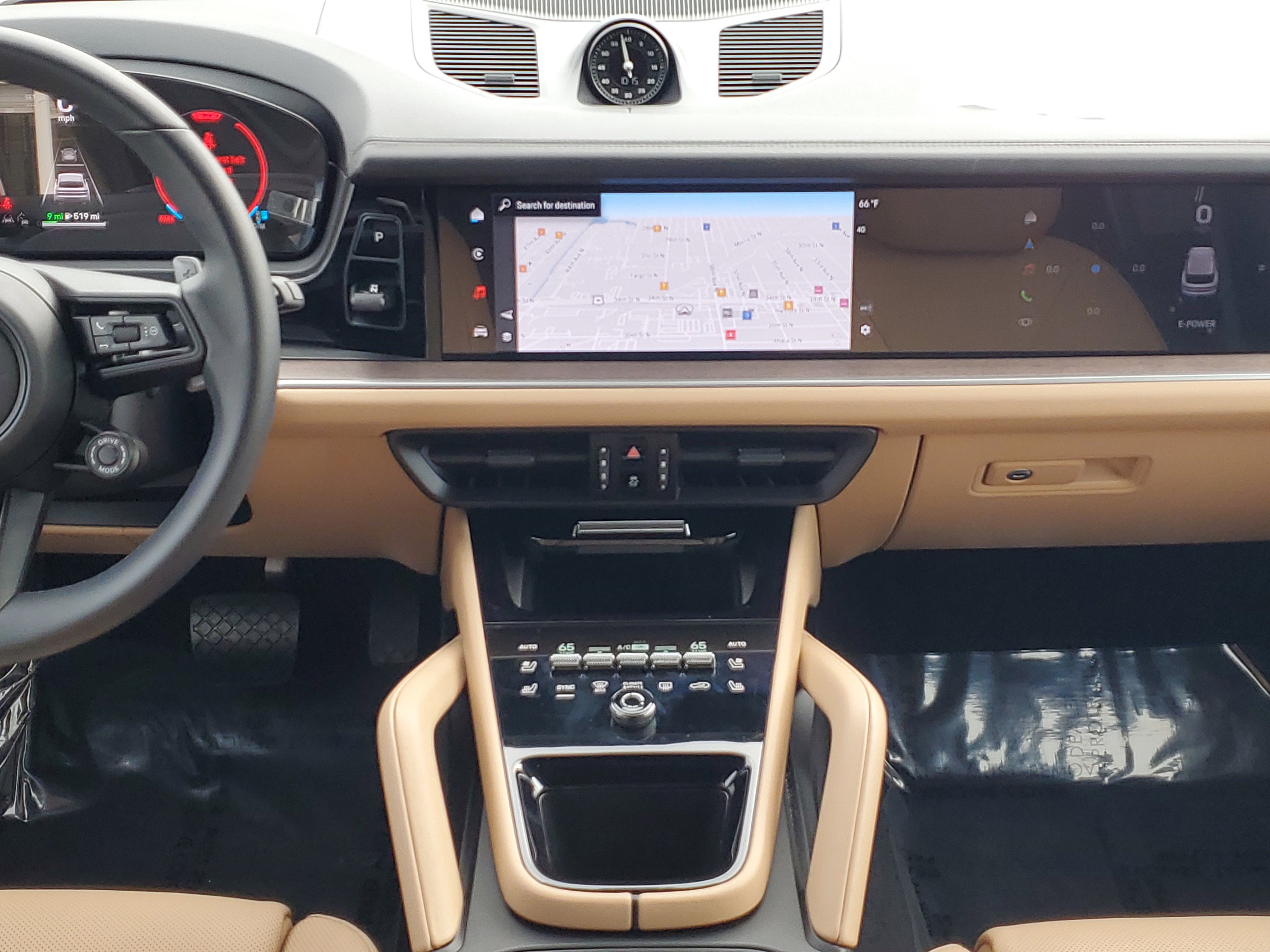 Used 2024 Porsche Cayenne E-Hybrid image 17