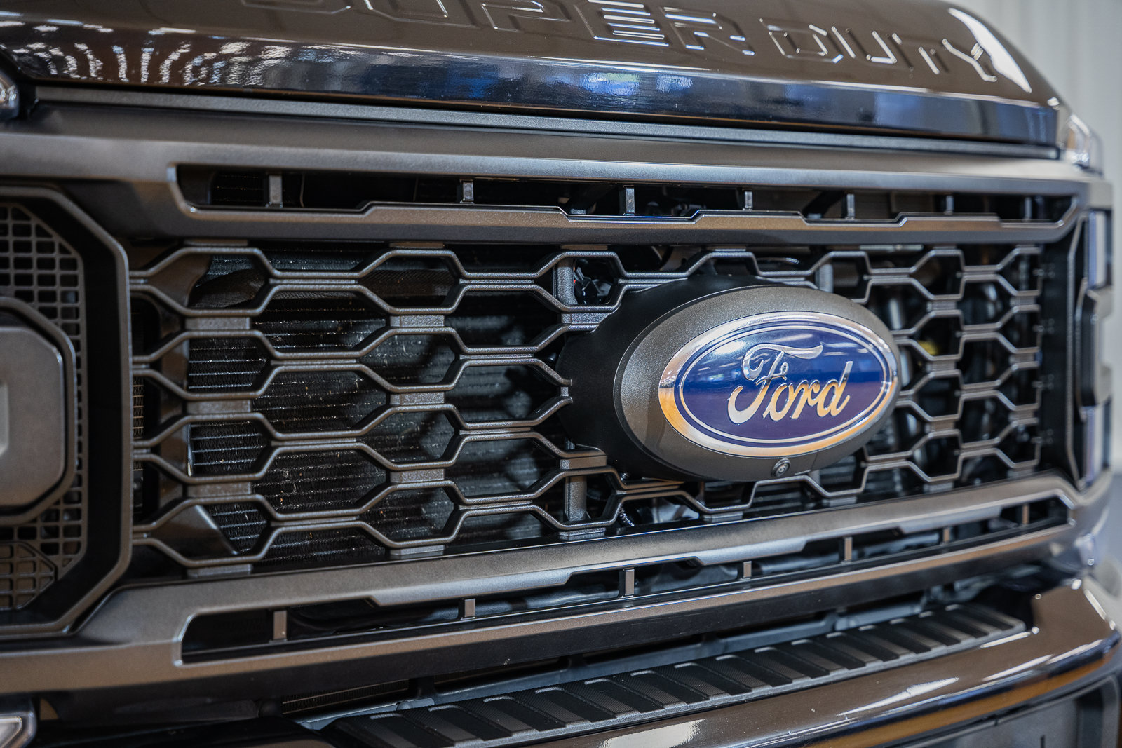 Used 2024 Ford F250 Lariat w/ Sport Appearance Package AWD/4WD image 9