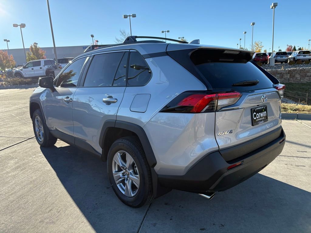 Used 2025 Toyota RAV4 XLE w/ Convenience Package image 5