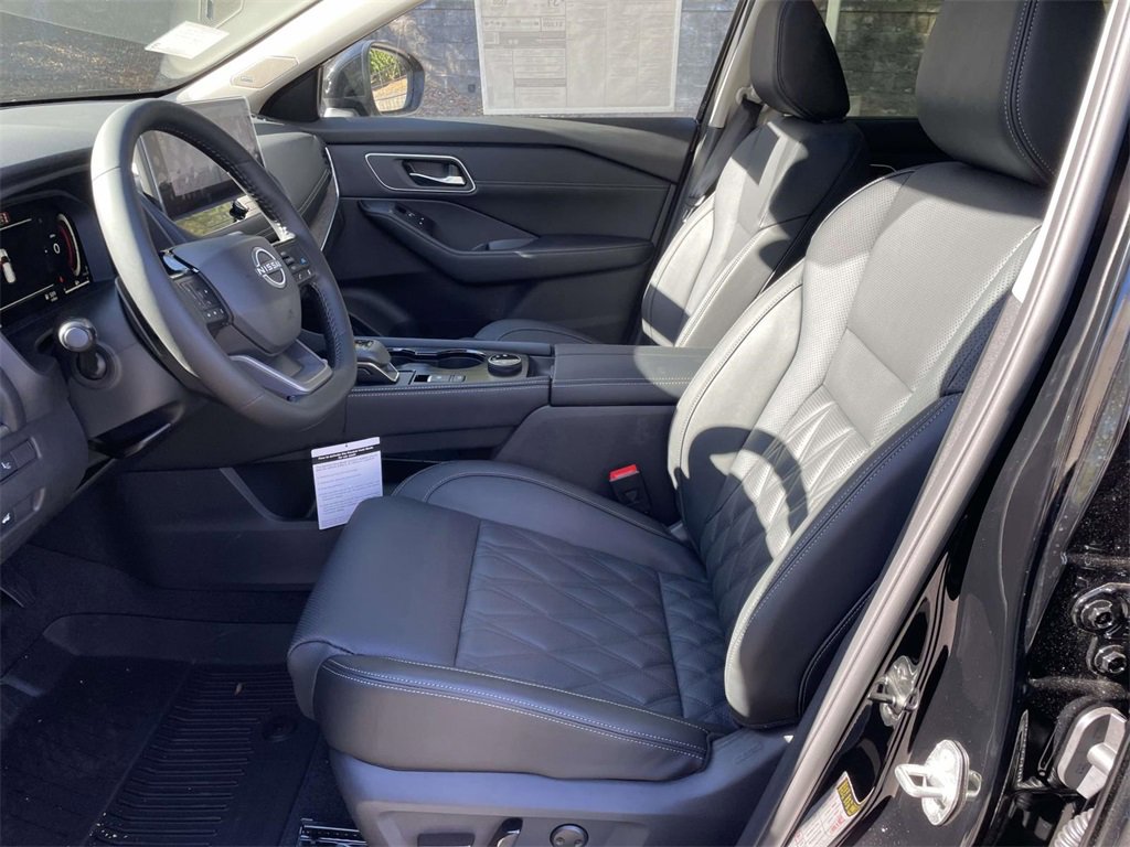 New 2026 Nissan Rogue Platinum image 15