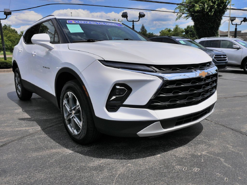 Used 2023 Chevrolet Blazer LT w/ Convenience Package AWD/4WD image 3