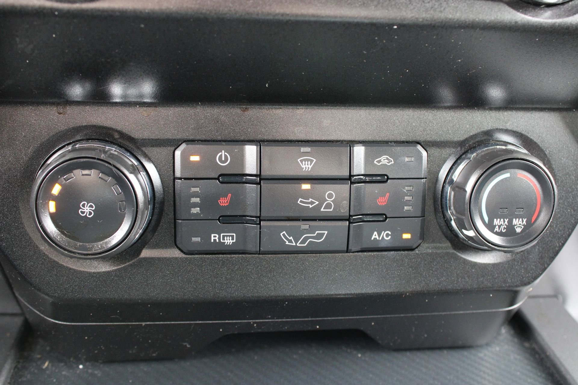 Used 2020 Ford F150 XLT w/ Equipment Group 302A Luxury AWD/4WD image 43
