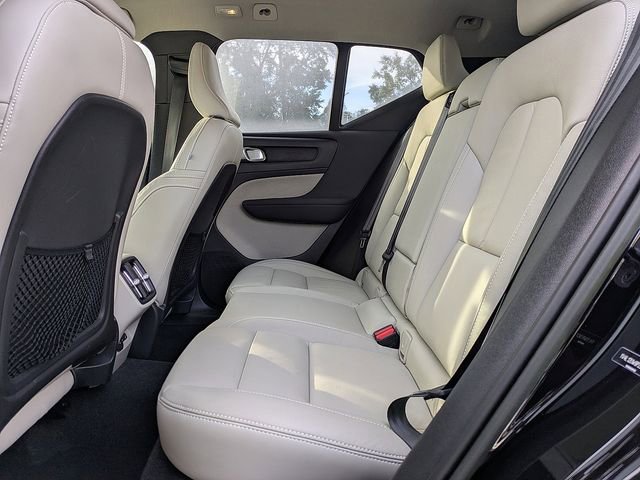 Used 2023 Volvo XC40 B5 Plus w/ Protection Package Premier image 14