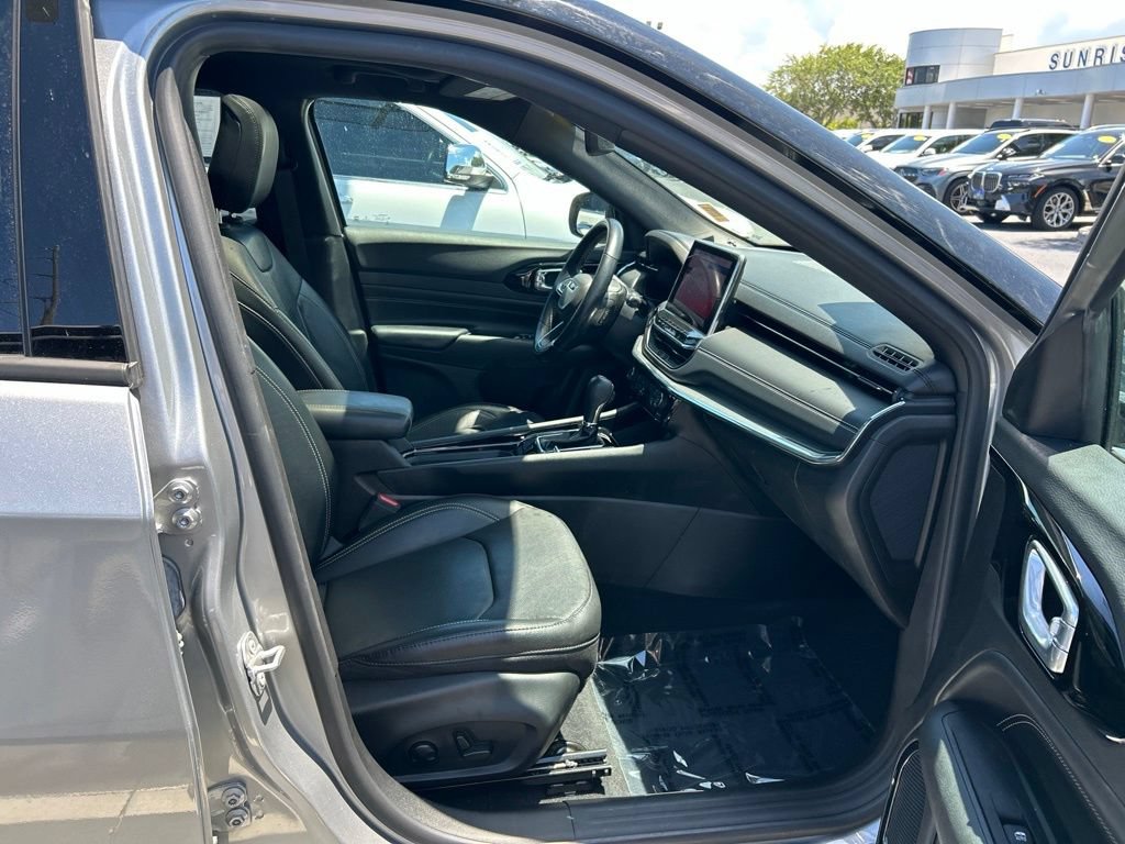 Used 2022 Jeep Compass High Altitude AWD/4WD image 39