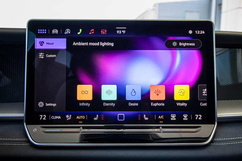 New 2026 Volkswagen Tiguan SE FWD image 46