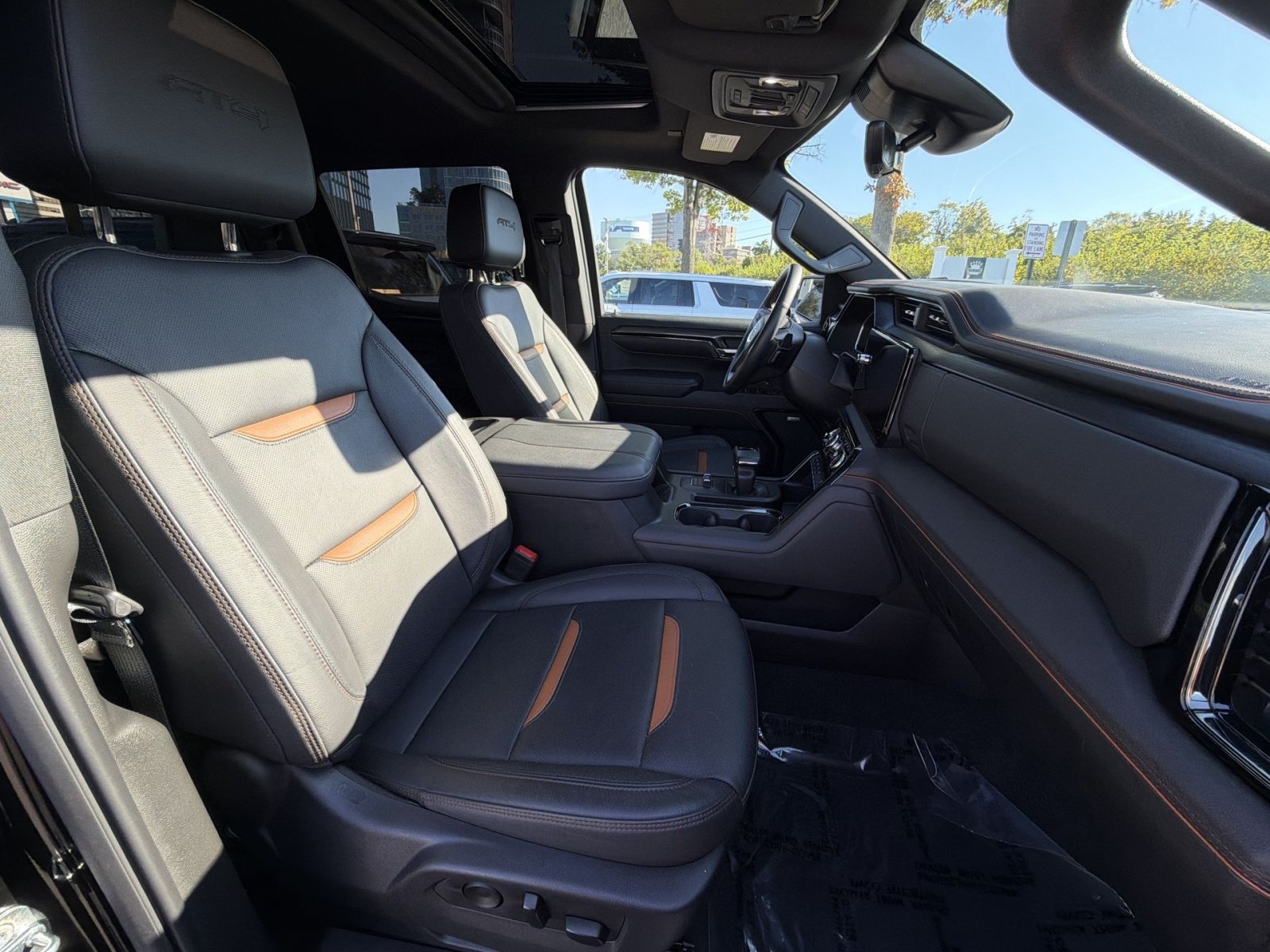 Used 2024 GMC Sierra 1500 AT4 w/ Technology Package AWD/4WD image 28