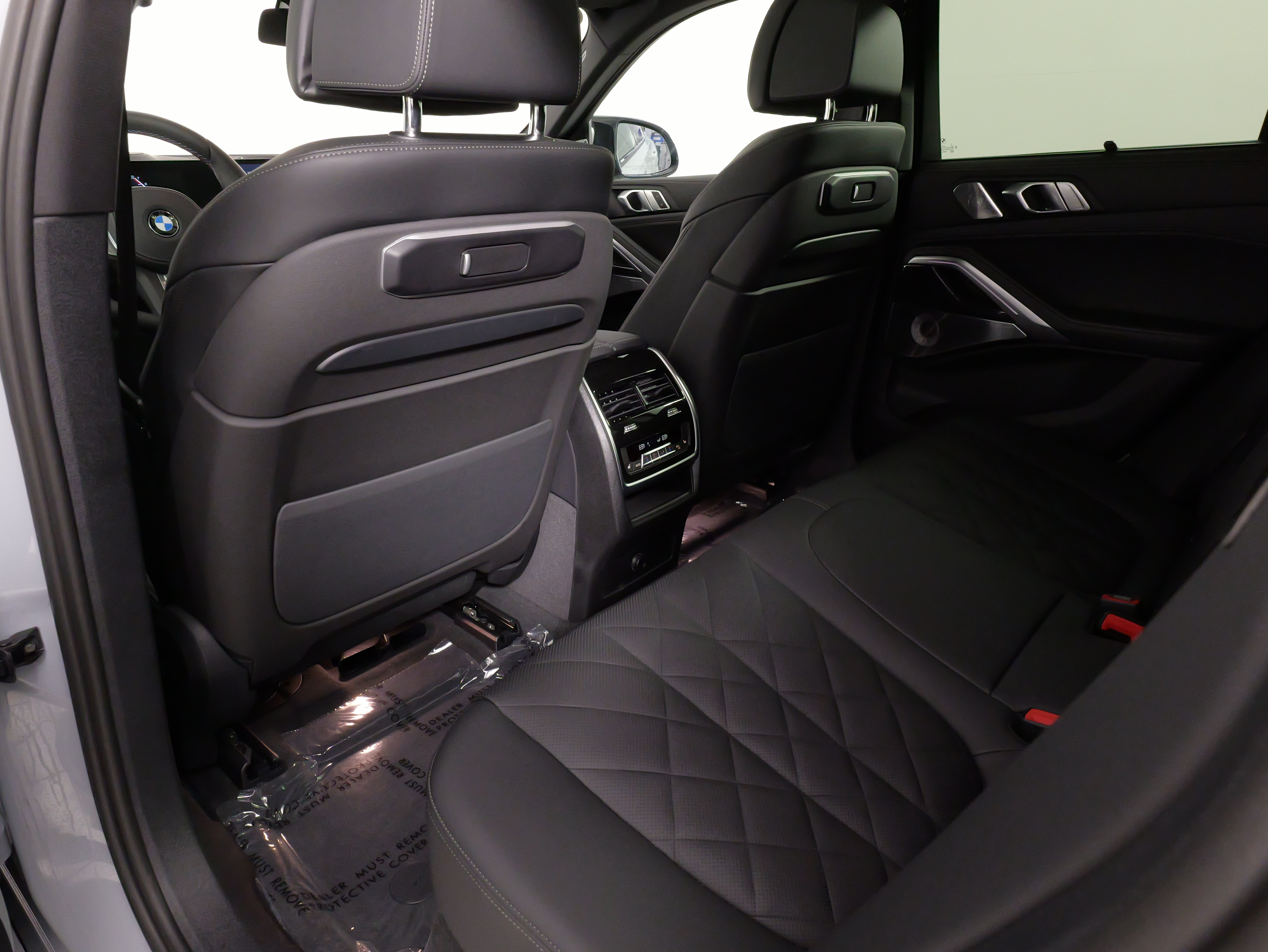 Used 2026 BMW X6 M60i w/ Executive Package AWD/4WD image 39