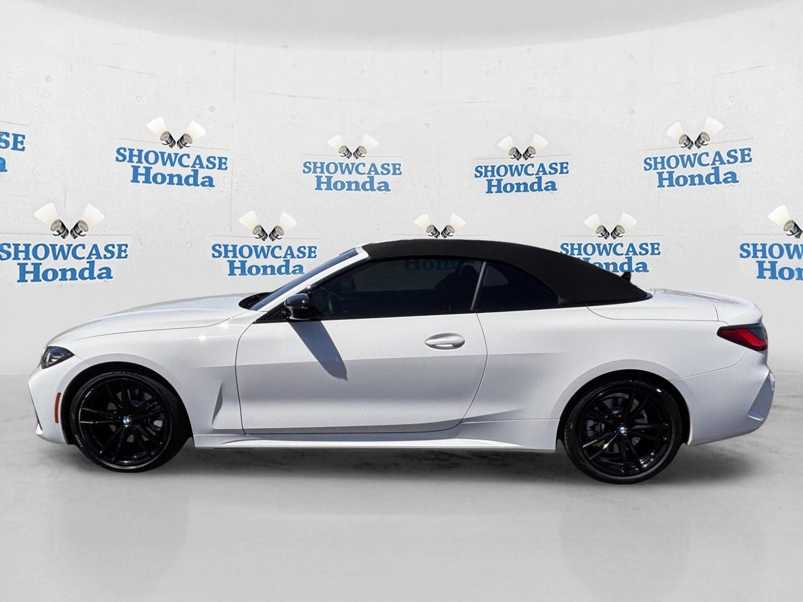 Used 2022 BMW 430i Convertible w/ M Sport Package RWD image 4