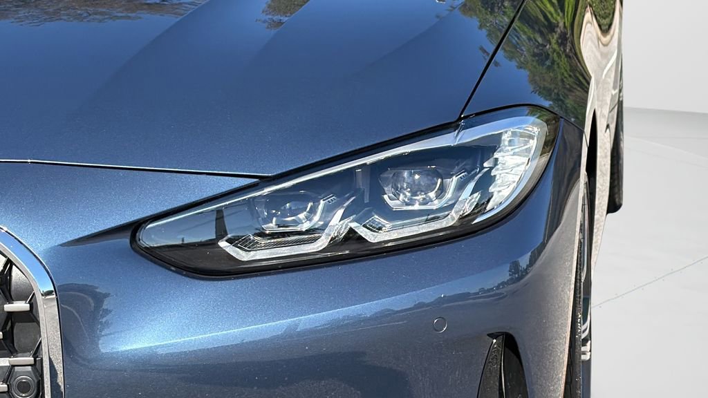 Certified 2023 BMW 430i xDrive Convertible w/ Convenience Package image 26