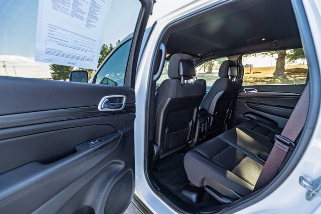 Used 2021 Jeep Grand Cherokee Laredo AWD/4WD image 18