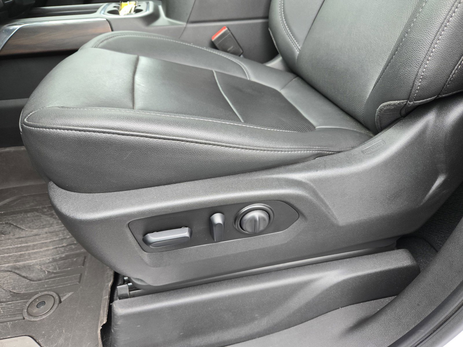 Certified 2022 GMC Sierra 2500 SLT w/ SLT Convenience Package image 14