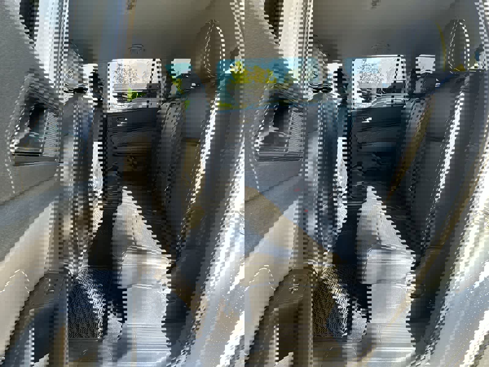 Used 2023 Volkswagen Atlas SE FWD image 6