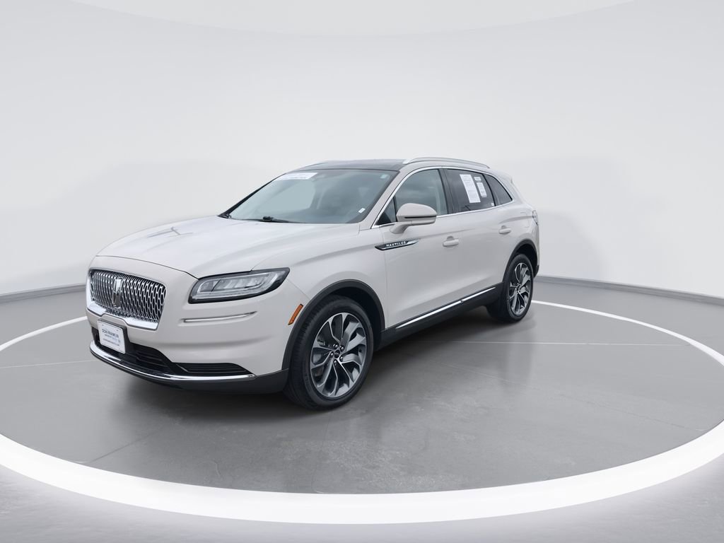 Used 2022 Lincoln Nautilus Reserve AWD/4WD image 4