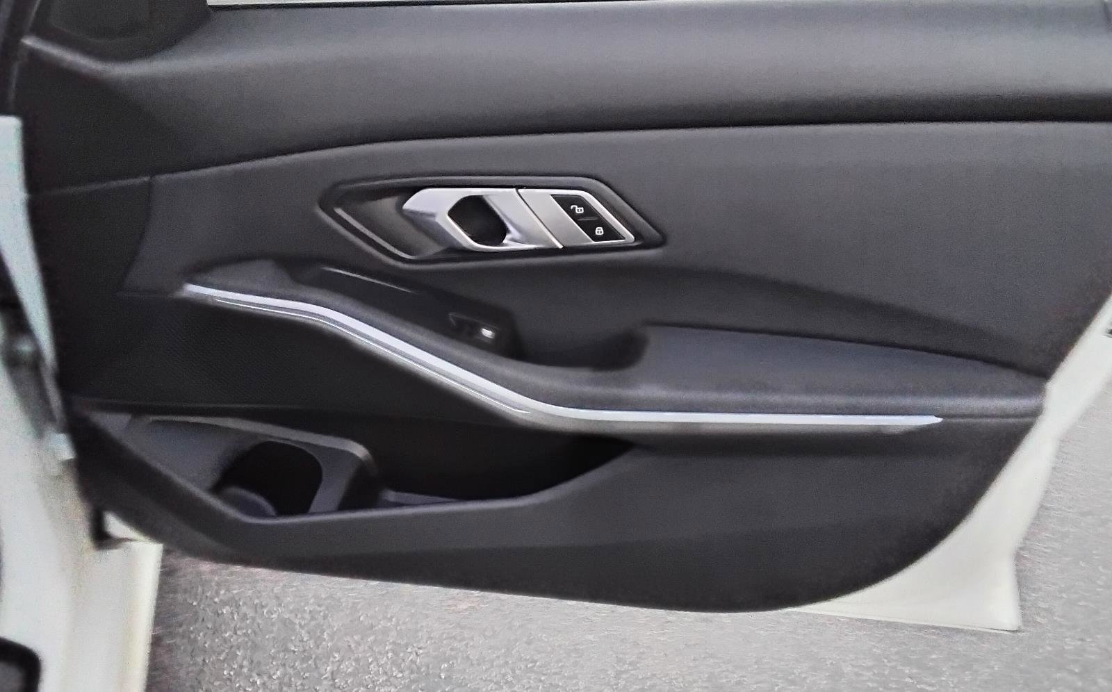 Used 2021 BMW 330i Sedan w/ Convenience Package image 23