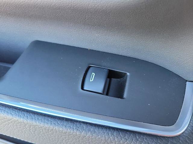 Used 2025 GMC Sierra 2500 Denali w/ Technology Package image 16