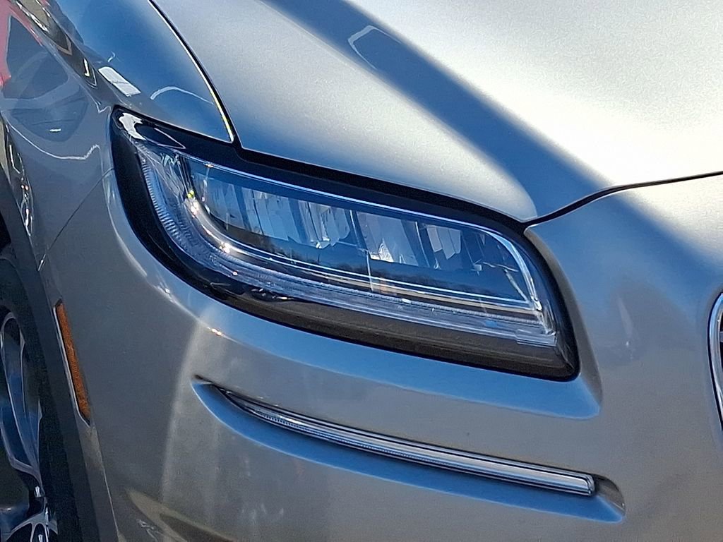 Used 2023 Lincoln Nautilus Reserve image 9