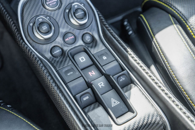 Used 2018 McLaren 570S Spider RWD image 27