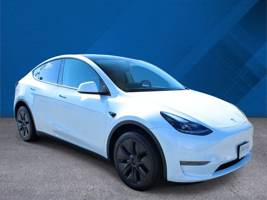Used 2024 Tesla Model Y Long Range AWD/4WD image 2
