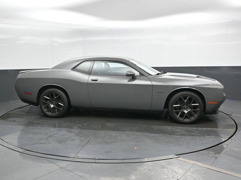 Used 2017 Dodge Challenger R/T image 5