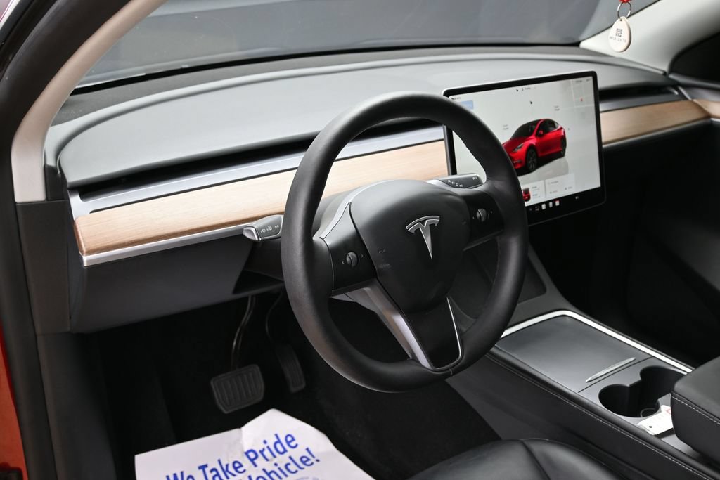 Used 2024 Tesla Model Y Long Range RWD image 17