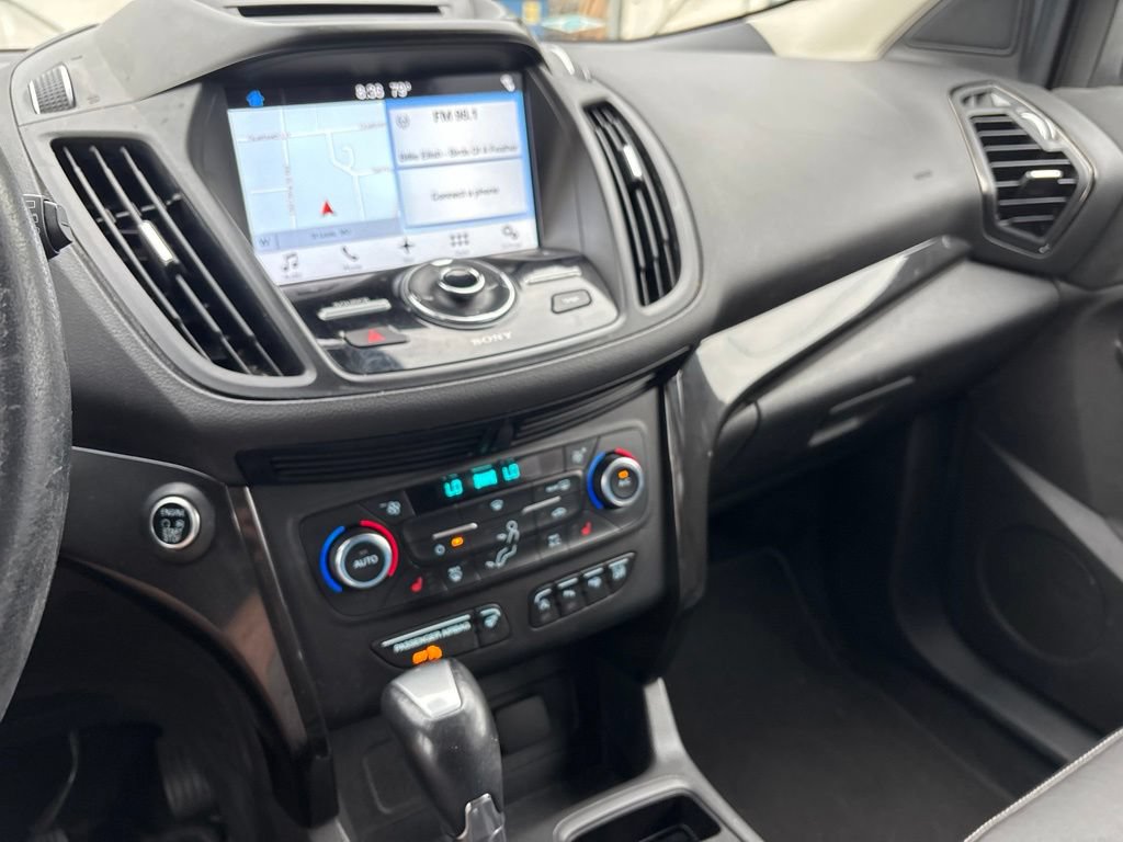 Used 2017 Ford Escape Titanium w/ Equipment Group 301A AWD/4WD image 10