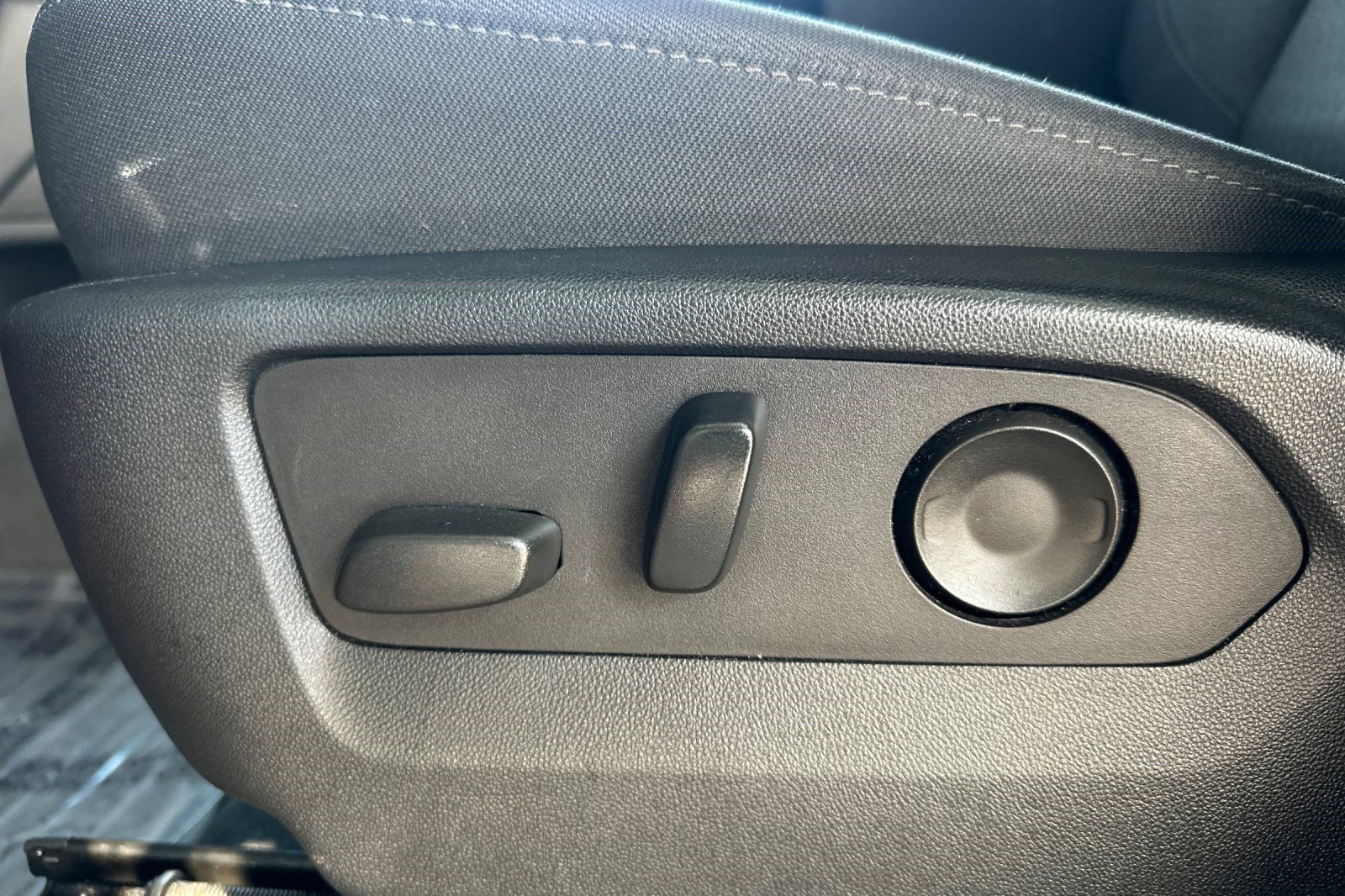 Used 2022 Chevrolet Silverado 1500 Custom Trail Boss w/ LPO, Dark Essentials Package image 14