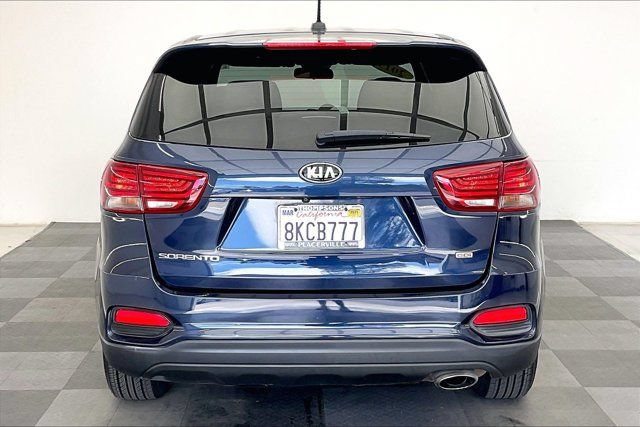Used 2019 Kia Sorento FWD image 3