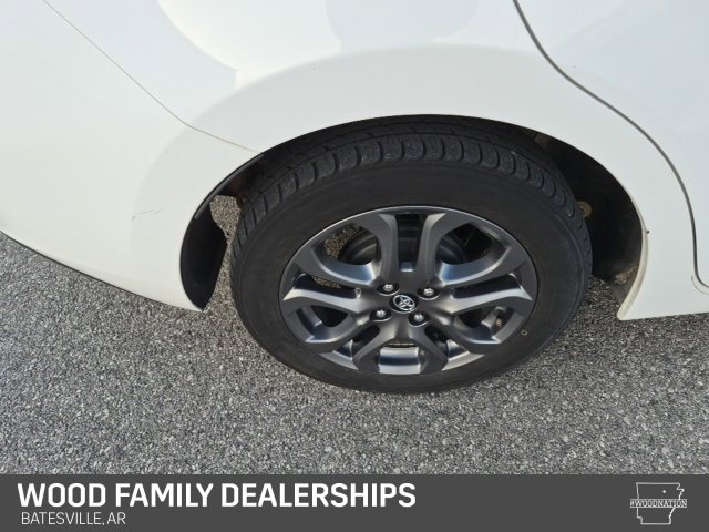 Used 2019 Toyota Yaris L image 23