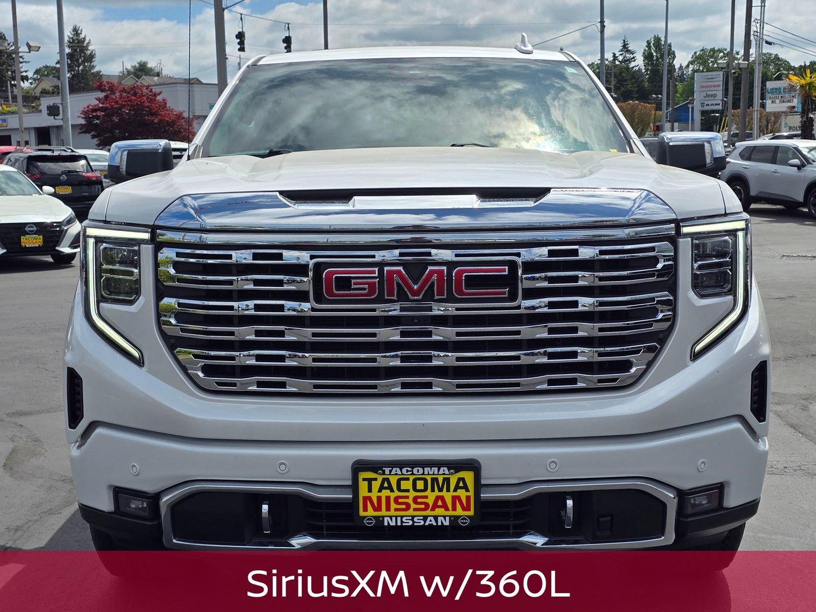 Used 2024 GMC Sierra 1500 Denali w/ Technology Package AWD/4WD image 9