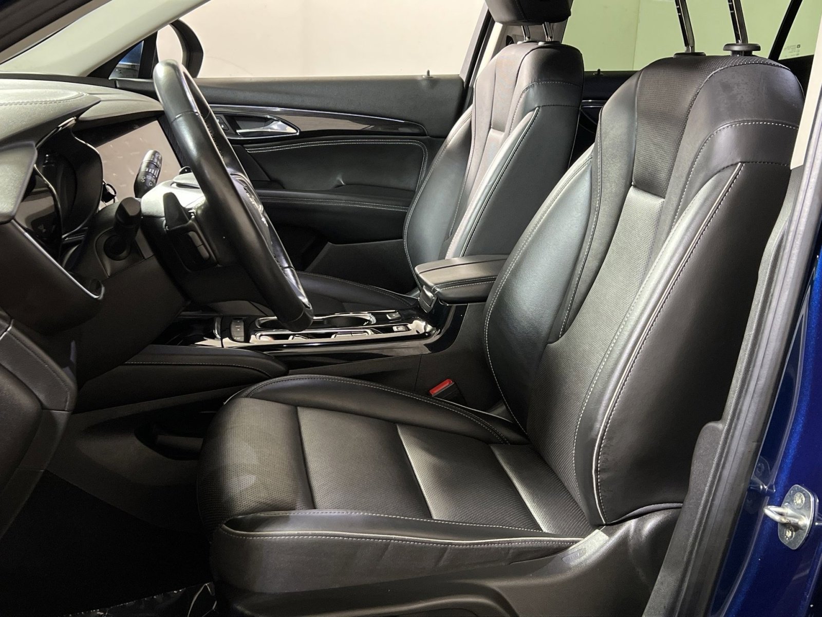 Used 2023 Buick Envision Essence image 11