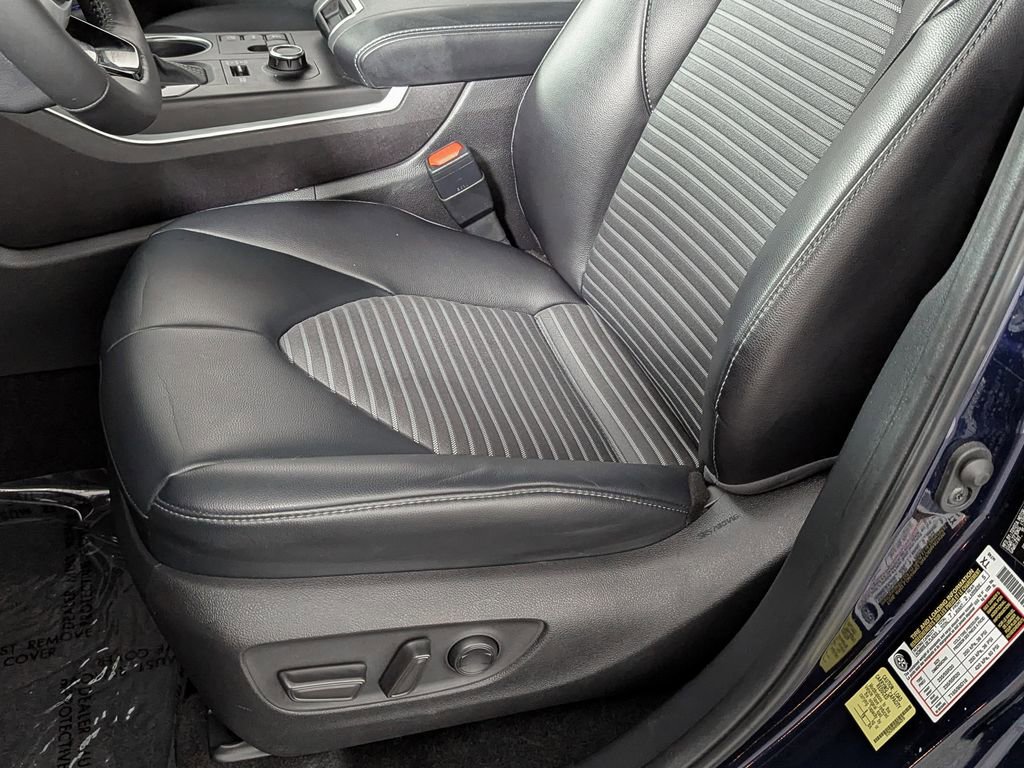Used 2024 Toyota Highlander XSE image 20